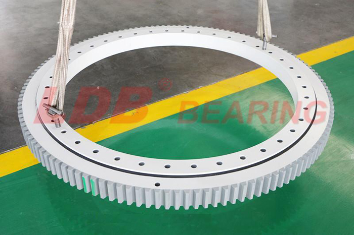 風(fēng)力發(fā)電機(jī)轉(zhuǎn)盤(pán)軸承